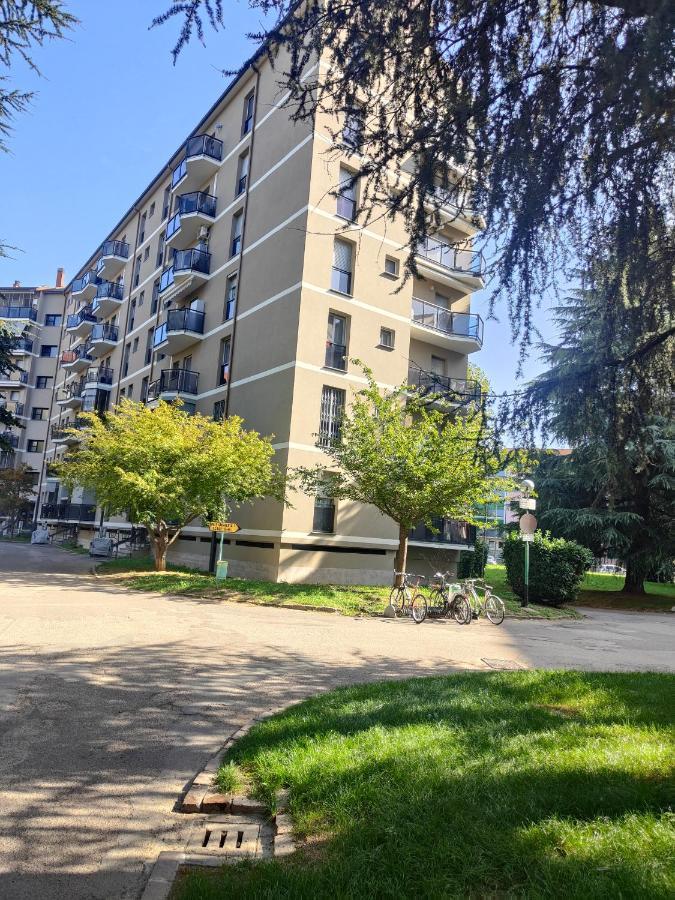 Elegante Bilocale A Milano Con Balcone Apartment ภายนอก รูปภาพ